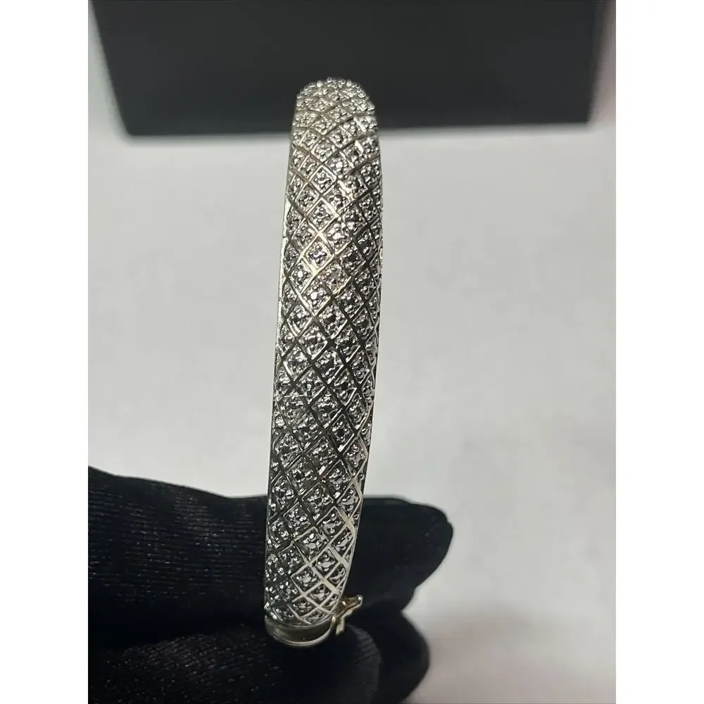 Unbranded vintage gold
